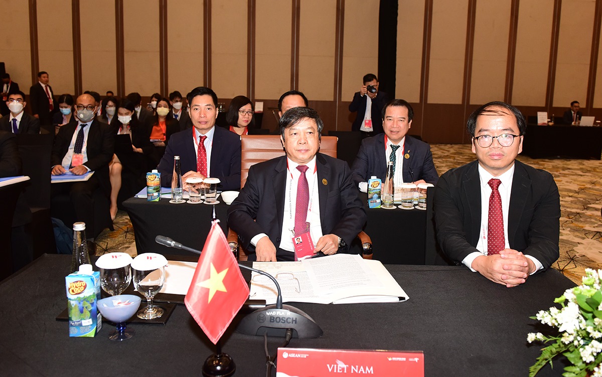 Thứ trưởng Bộ VHTTDL Đoàn Văn Việt tham dự Hội nghị
